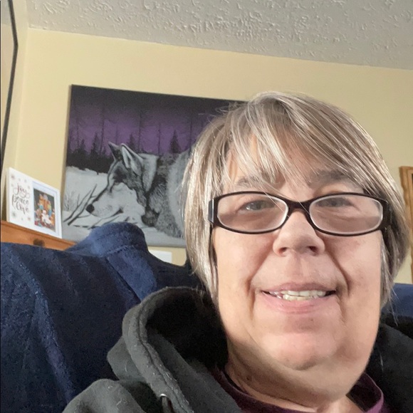 Meet your Posher, Sandy - Picture 1 of 1